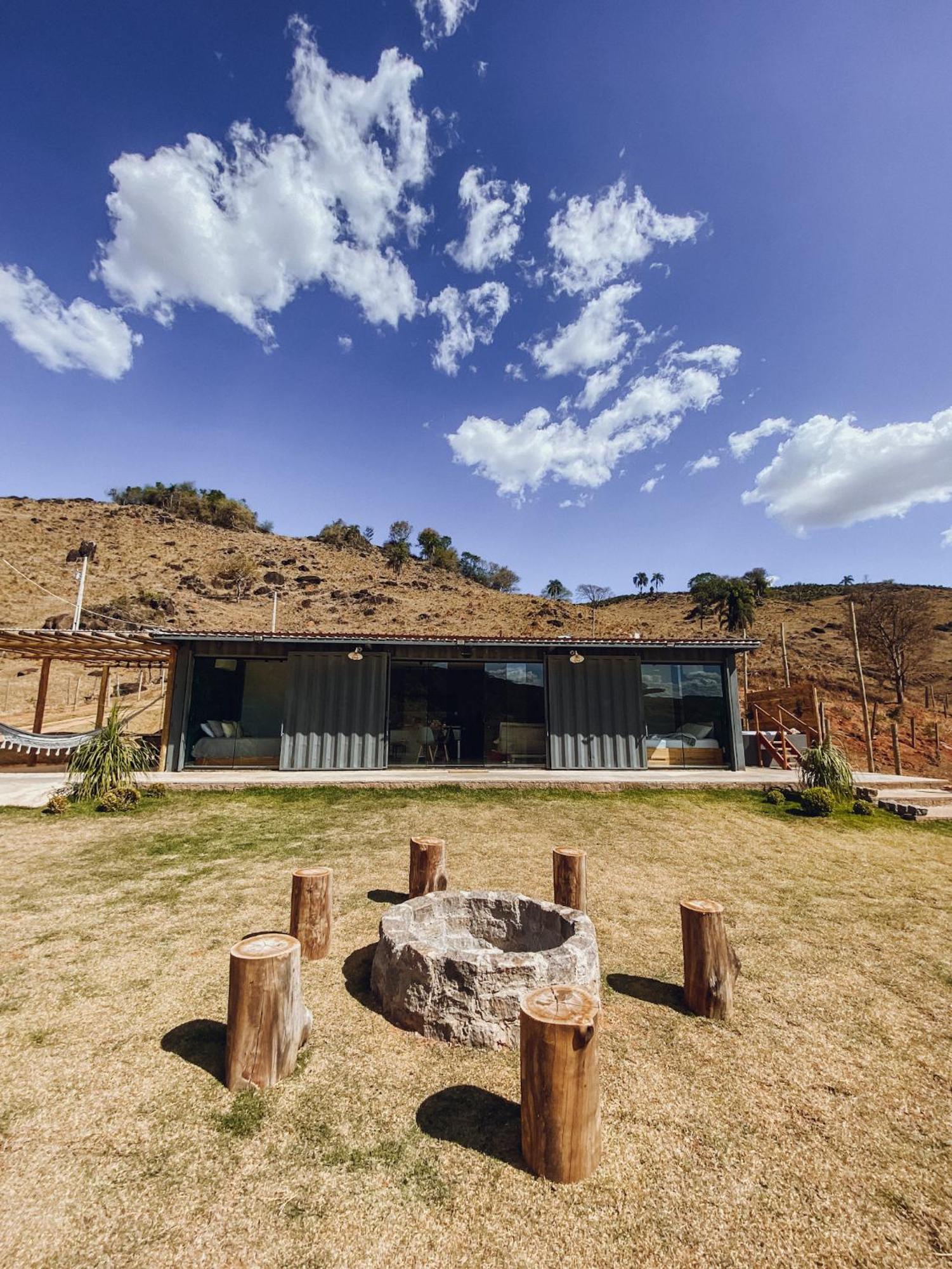 הוילה Bueno Brandão Casa Container Com Spa E Linda Vista Para A Serra Da Mantiqueira מראה חיצוני תמונה